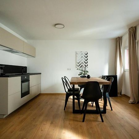 דיסלדורף Oldtown Studio Apartment With 2 Bathrooms מראה חיצוני תמונה